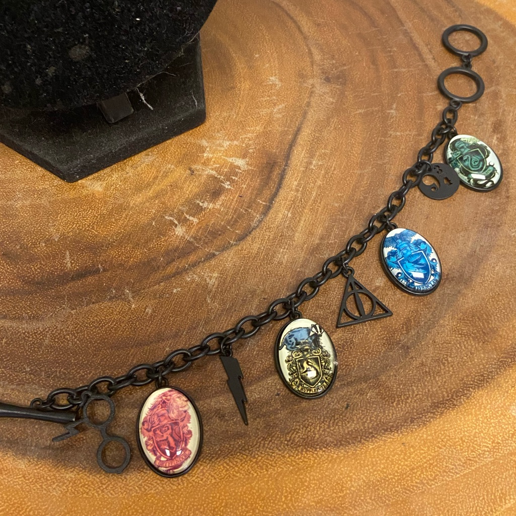 Harry Potter Charm Bracelet 15$